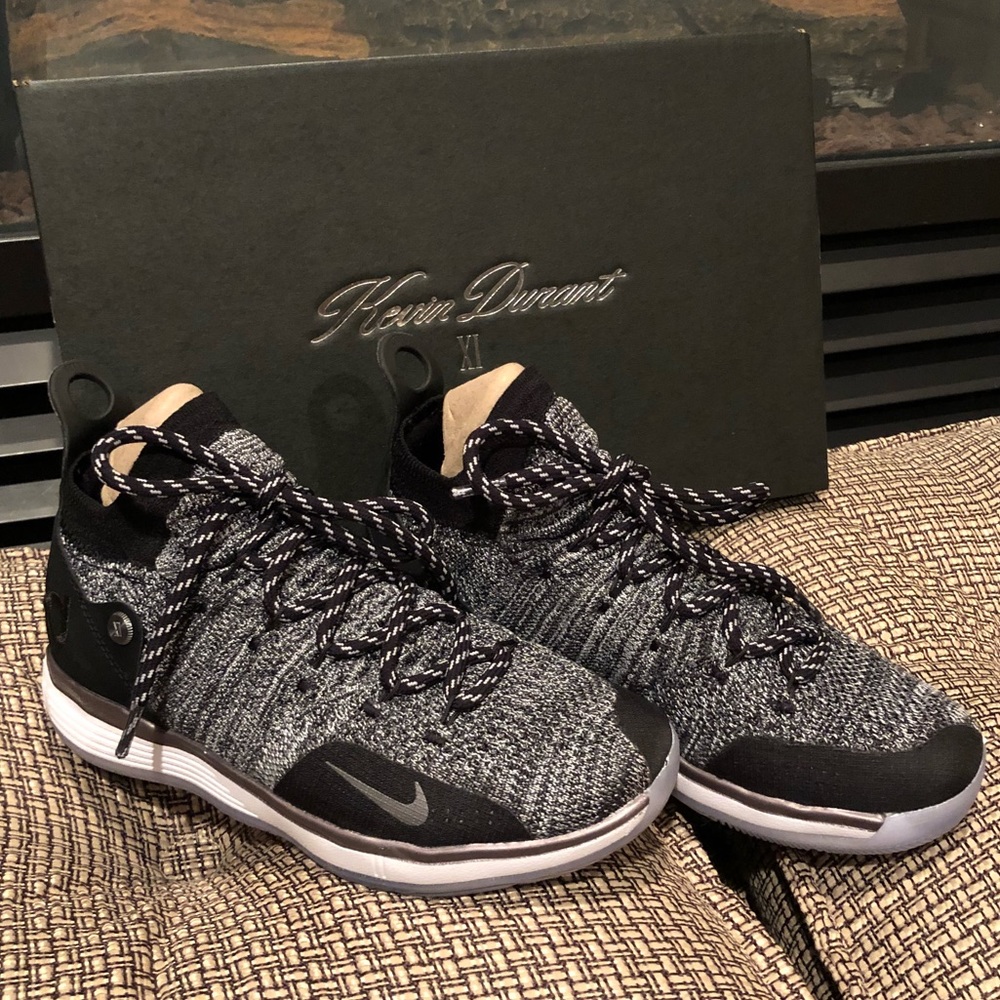 Almost NEW! NIKE Kevin Durant - Zoom KD XI